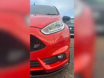 Used Ford Fiesta 2015 for sale - 79412494: Photo