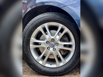 Used Volvo XC60 2013 for sale - 79609272: Photo