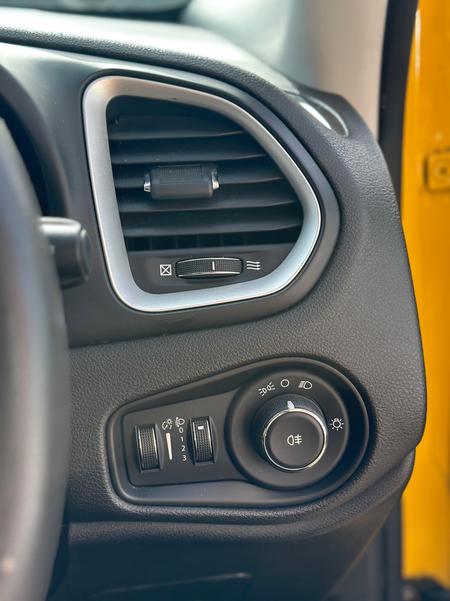 Used Jeep Renegade 2015 for sale - 77769297: Photo 14