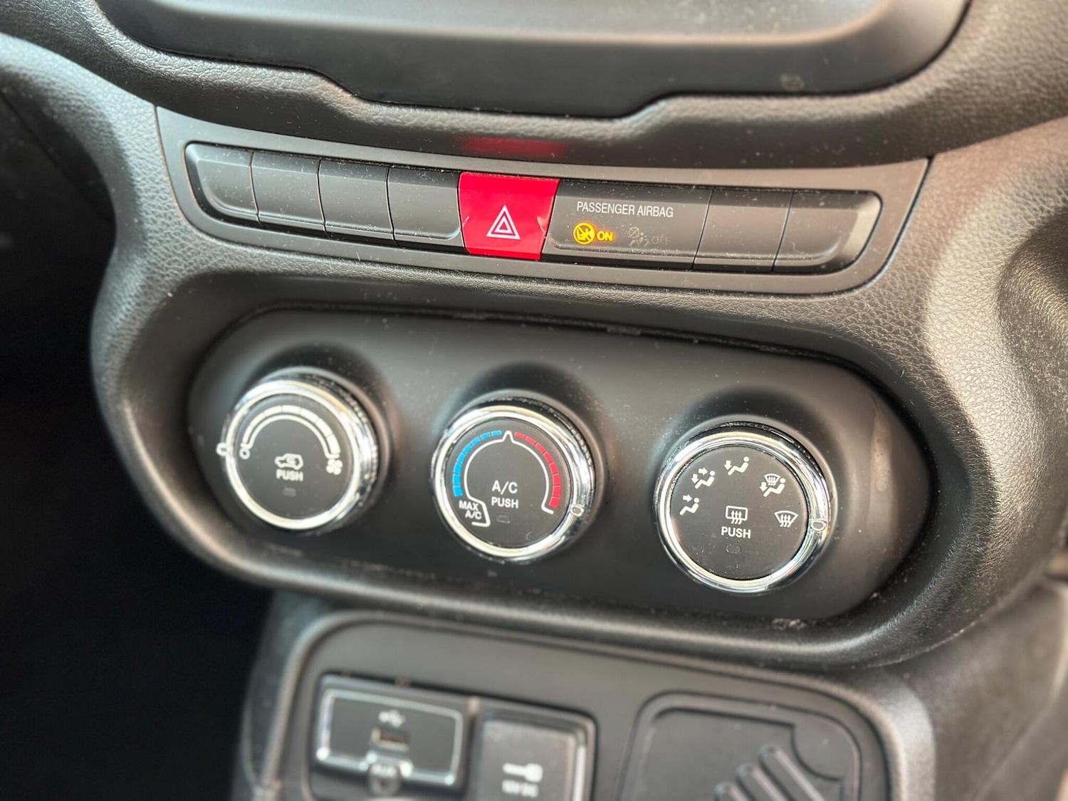 Used Jeep Renegade 2015 for sale - 77769297: Photo 19