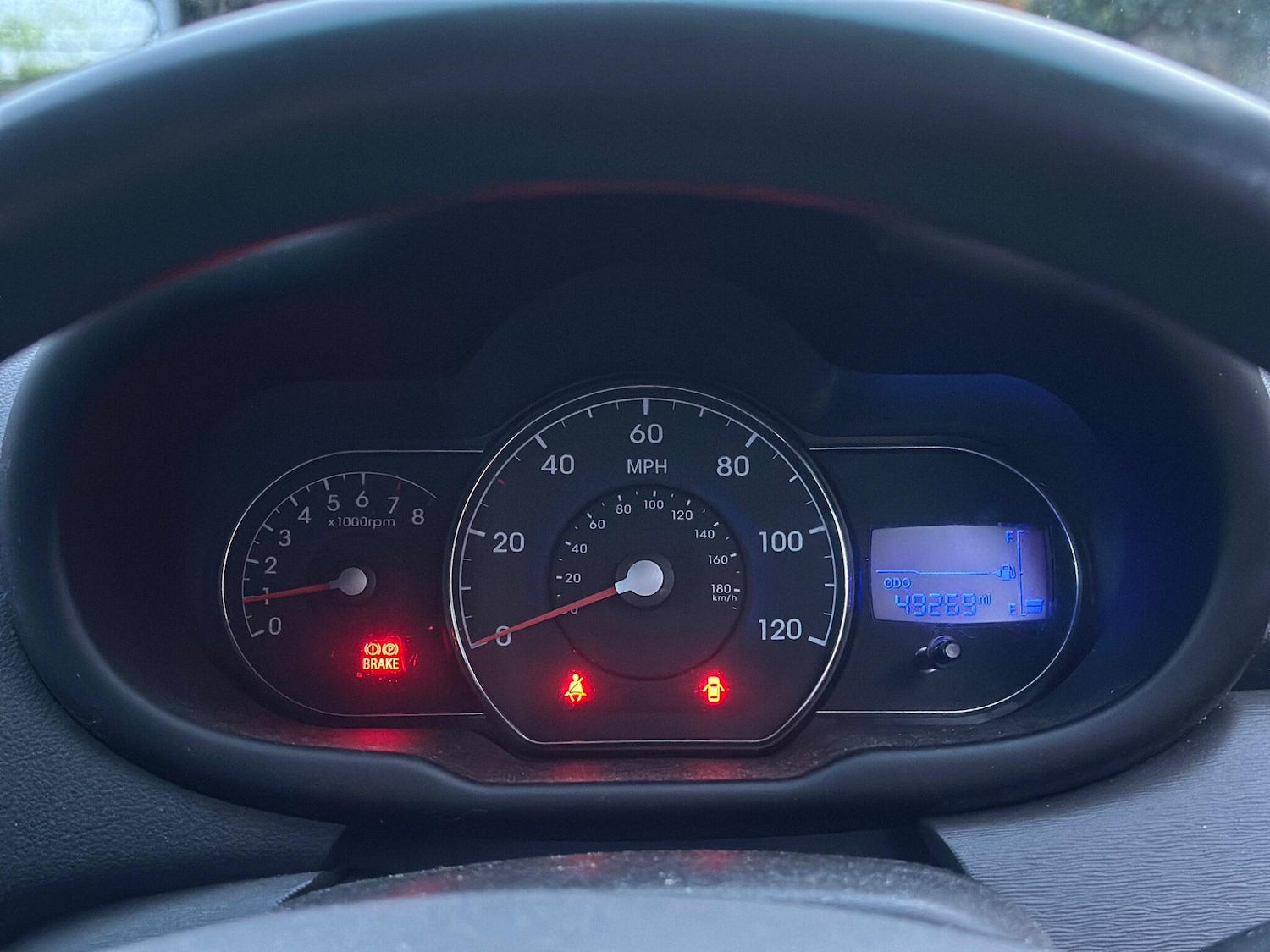 Used Hyundai i10 2012 for sale - 77290466: Photo 9