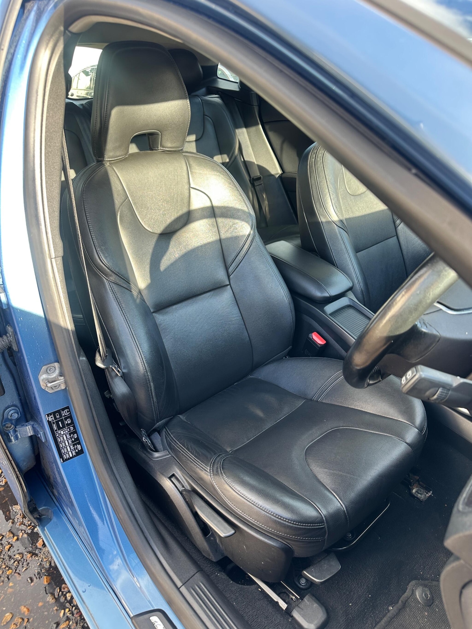 Used Volvo V40 2014 for sale - 77130590: Photo 22