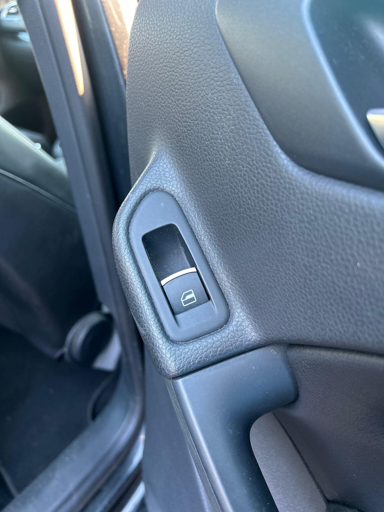 Used Volkswagen Golf 2010 for sale - 77957944: Photo 31