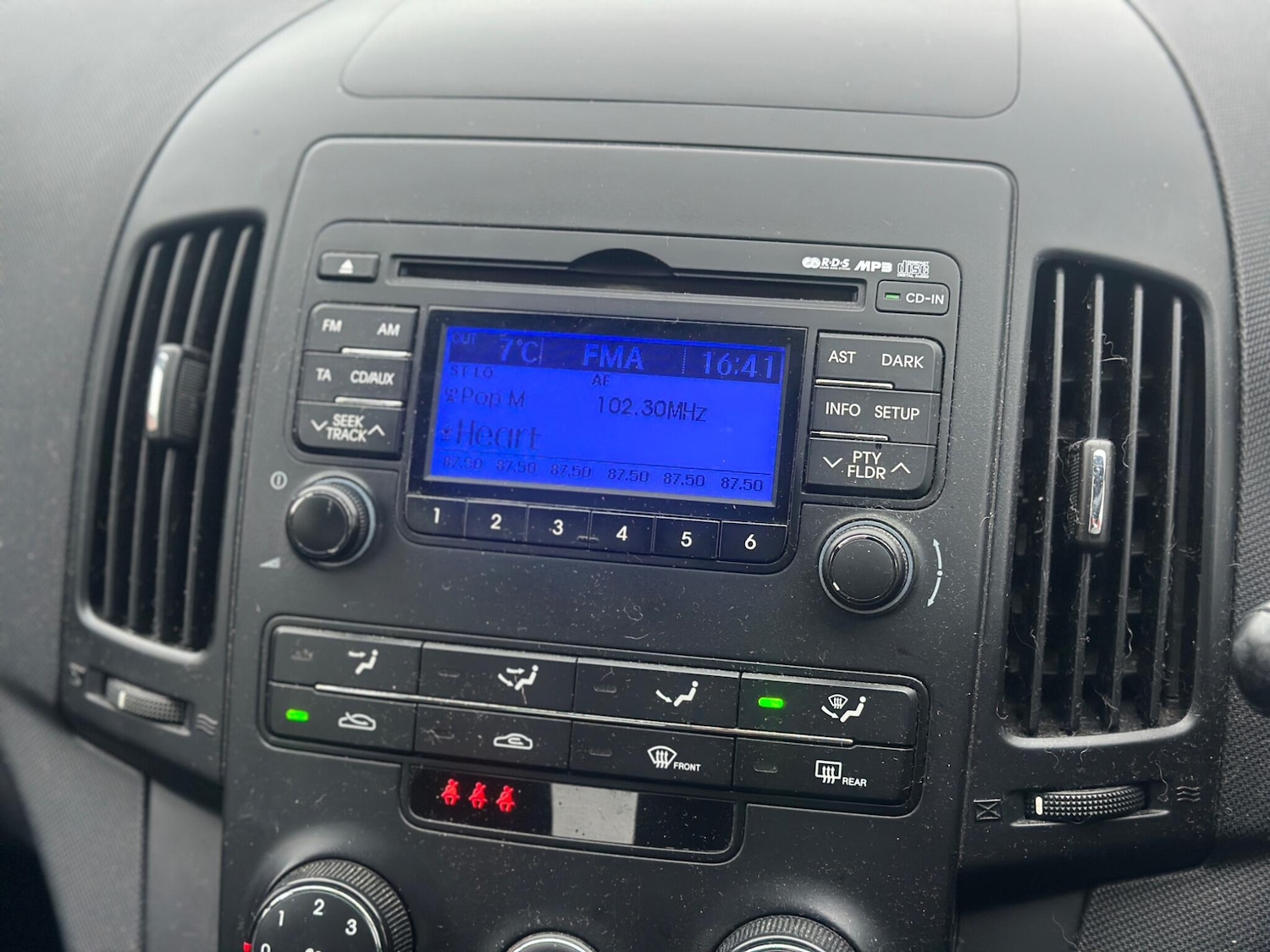 Used Hyundai i30 2010 for sale - 77783279: Photo 8