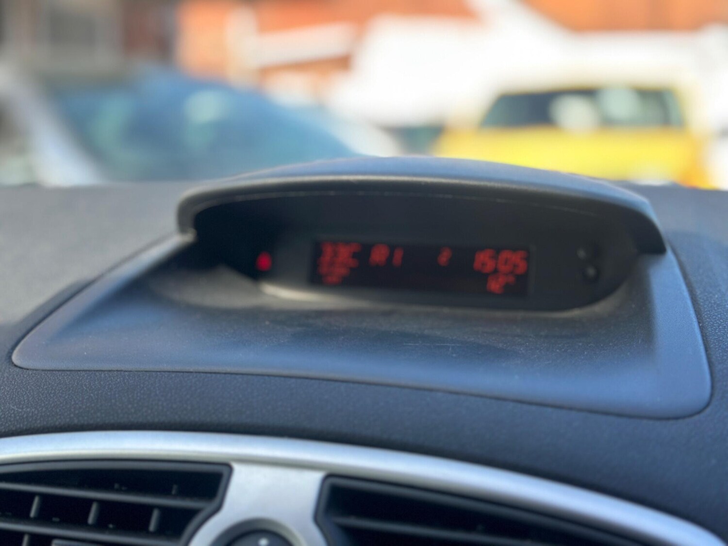 Used Renault Clio for sale - 78214279: Photo 11