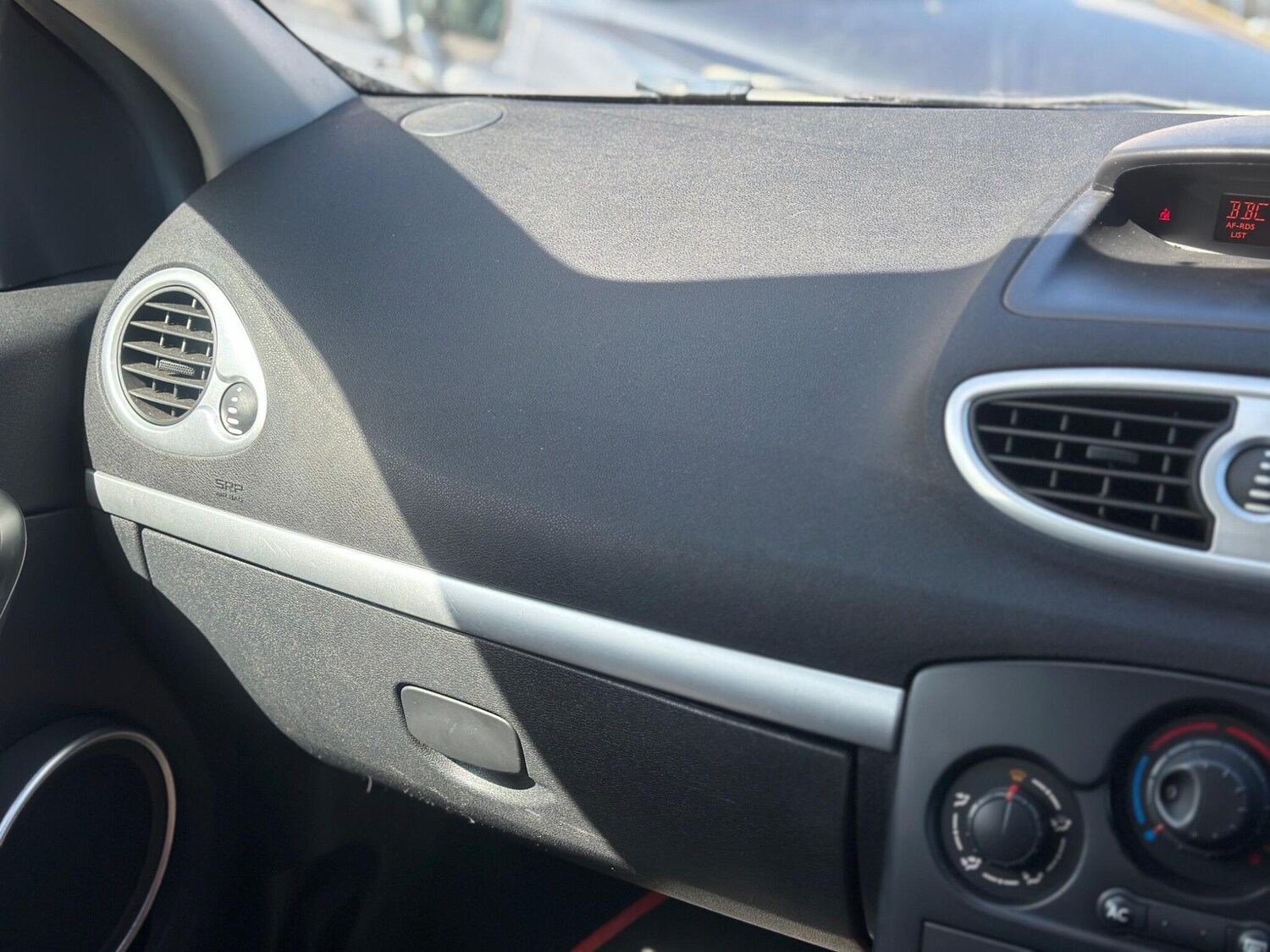 Used Renault Clio for sale - 78214279: Photo 15