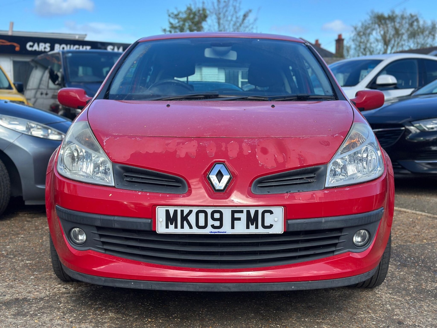 Used Renault Clio for sale - 78214279: Photo 2