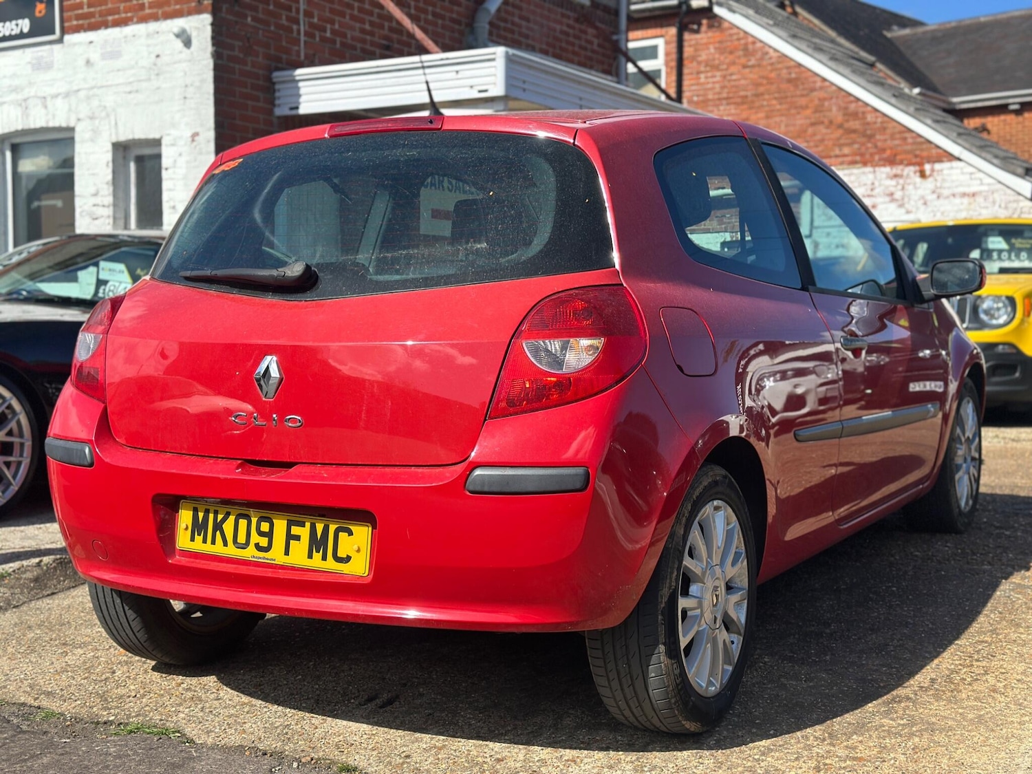 Used Renault Clio for sale - 78214279: Photo 3