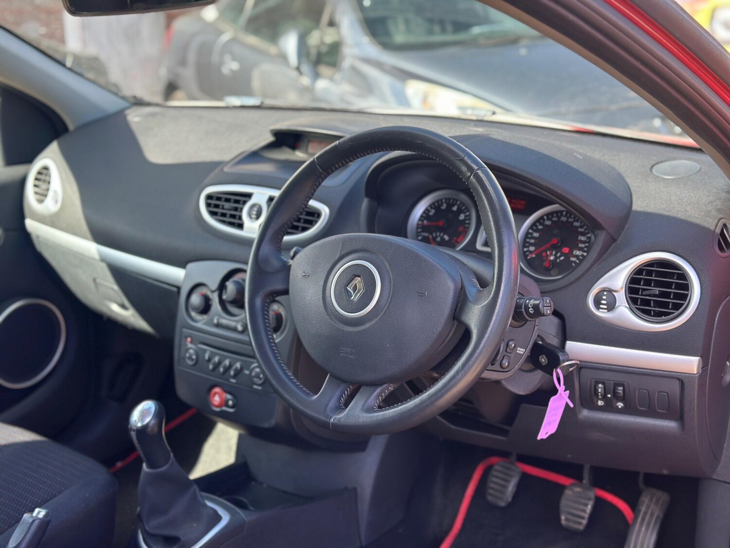 Used Renault Clio for sale - 78214279: Photo 8