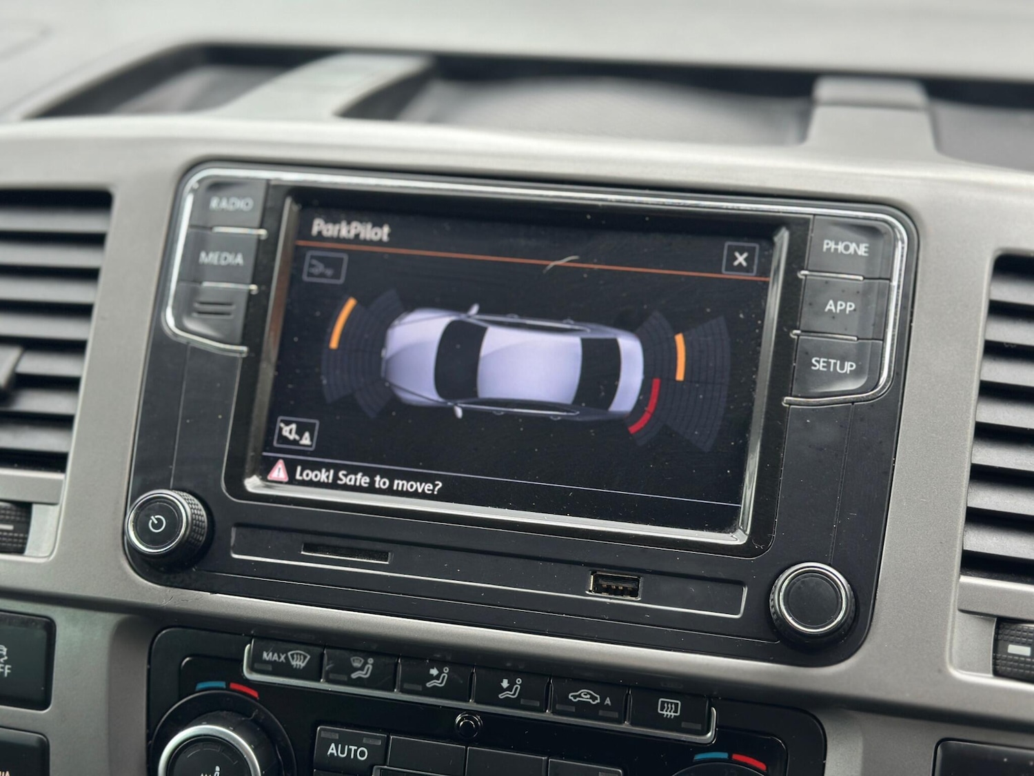 Used Volkswagen Caravelle for sale - 78136421: Photo 18