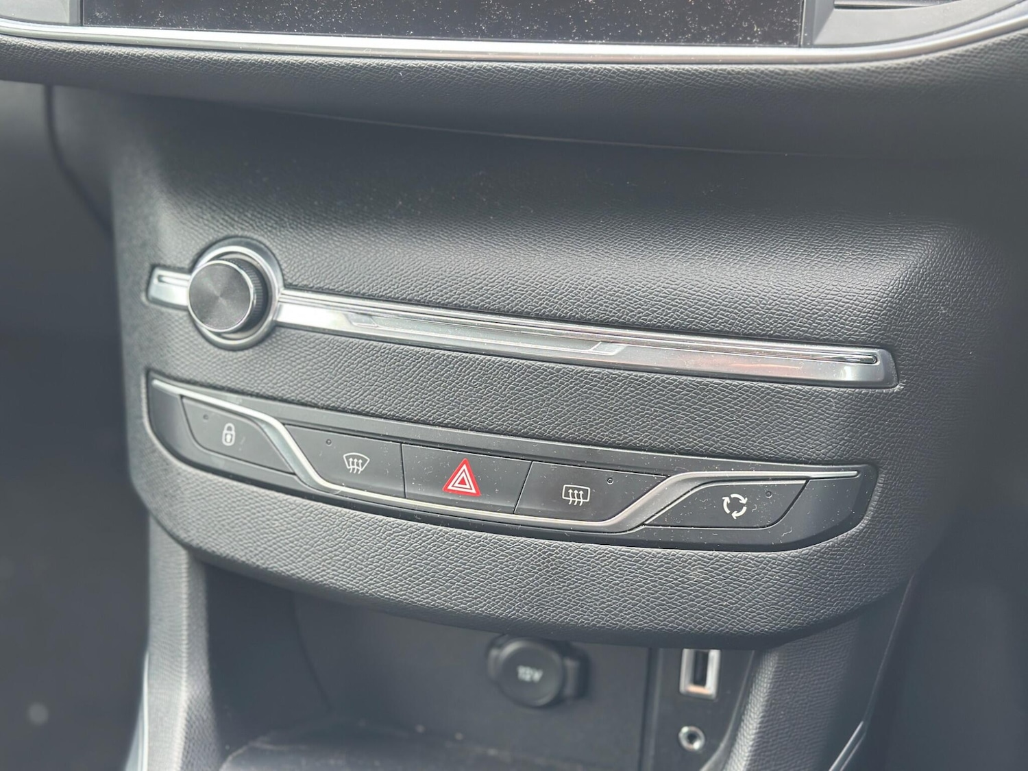 Used Peugeot 308 2015 for sale - 77892151: Photo 18