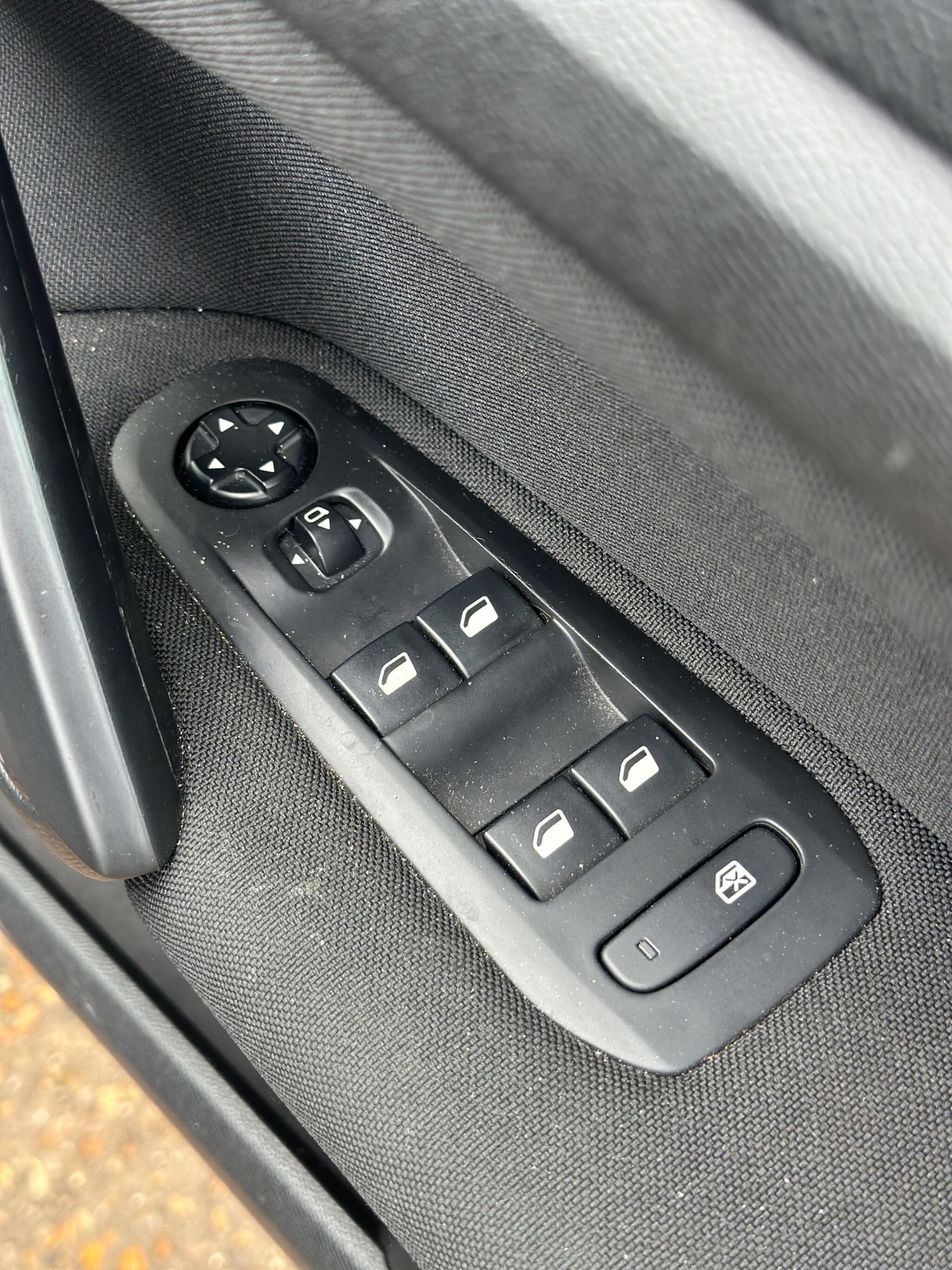 Used Peugeot 308 2015 for sale - 77892151: Photo 24