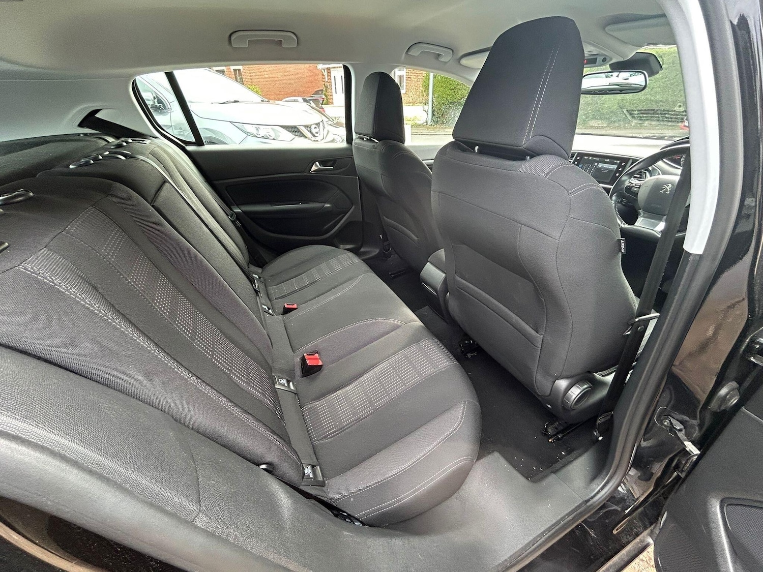 Used Peugeot 308 2015 for sale - 77892151: Photo 25