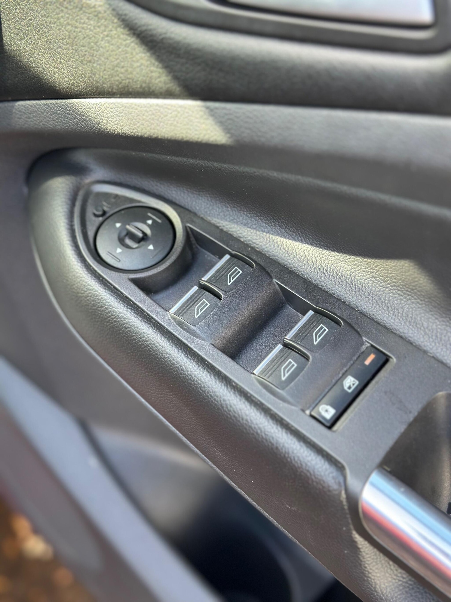 Used Ford Kuga 2015 for sale - 77304831: Photo 31