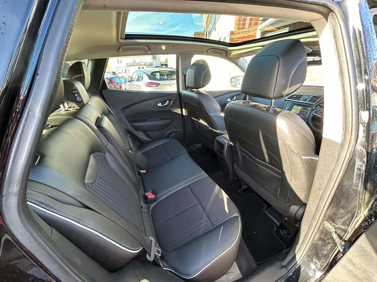 Used Renault Kadjar for sale - 77351935: Photo 35