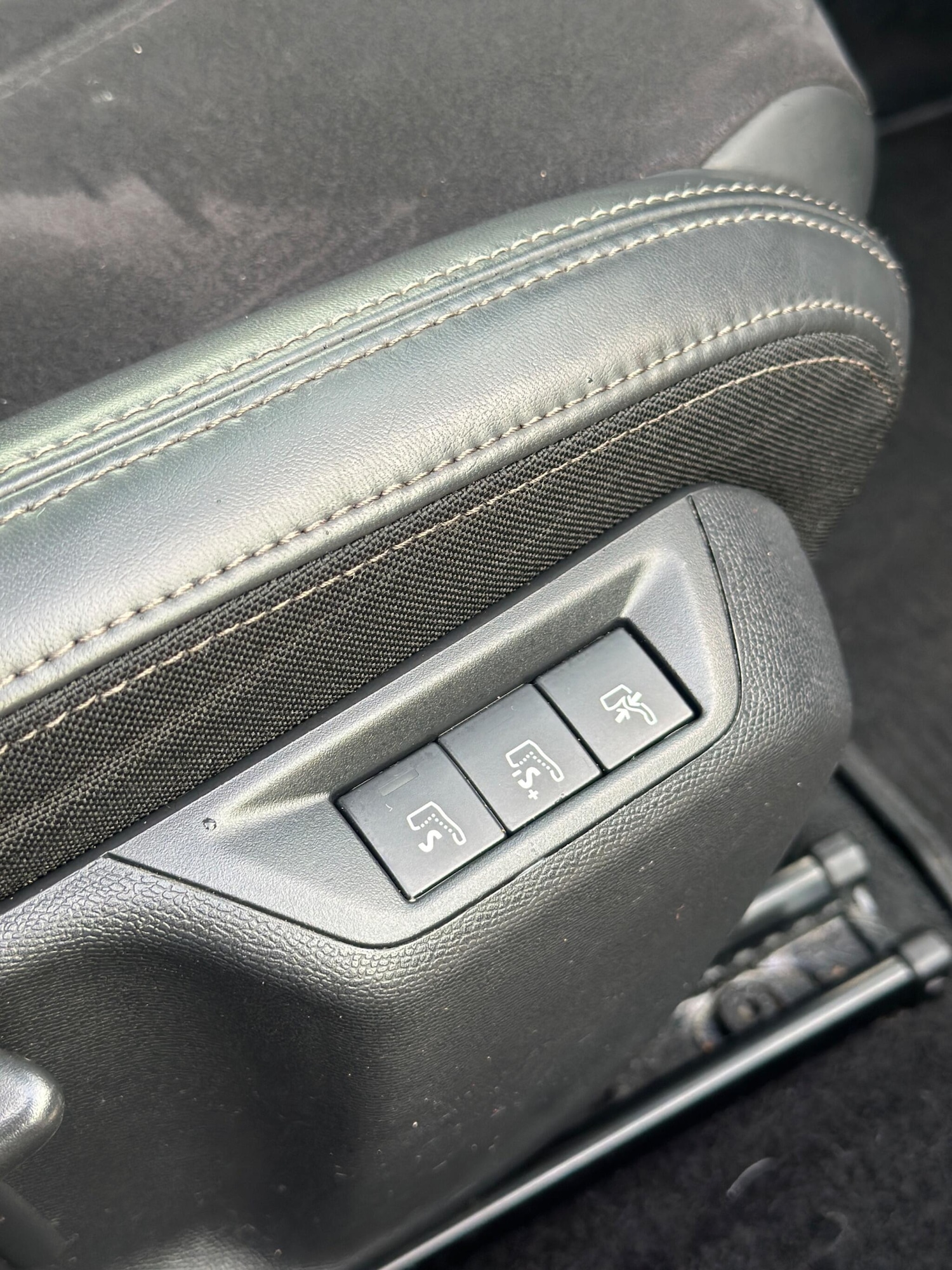 Used Peugeot 308 2014 for sale - 77468130: Photo 26