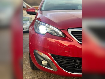 Used Peugeot 308 2014 for sale - 77468130: Photo