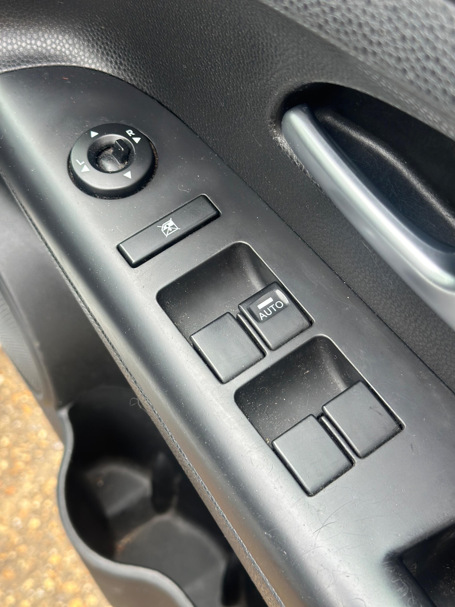 Used Kia Venga 2012 for sale - 77924937: Photo 24