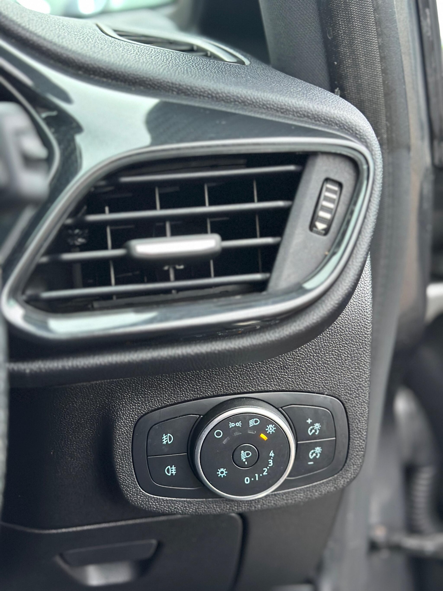 Used Ford Fiesta 2018 for sale - 77279474: Photo 16