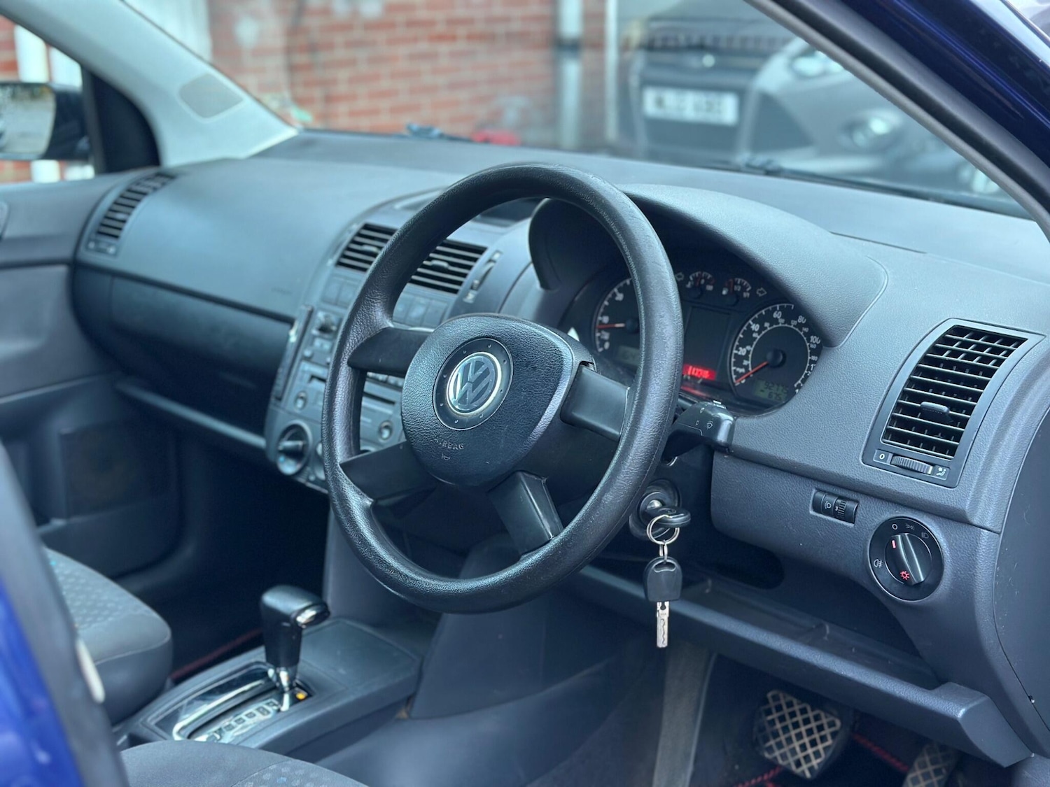 Used Volkswagen Polo 2004 for sale - 77612085: Photo 9