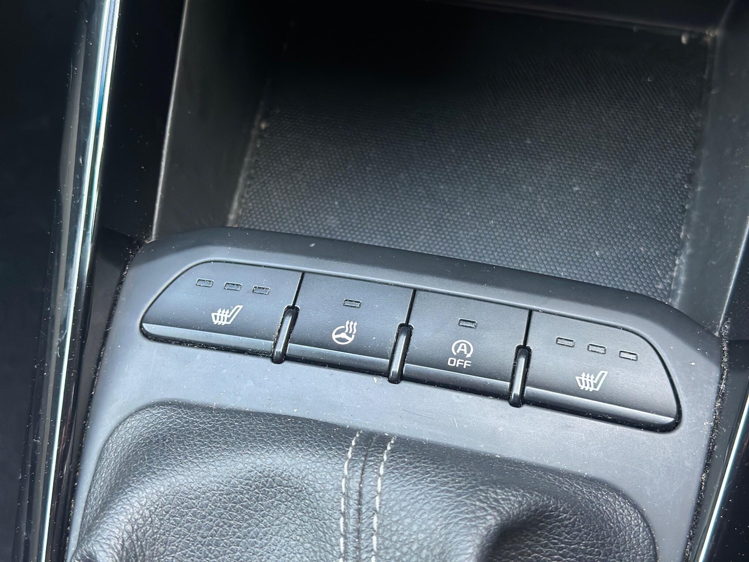 Used Kia Stonic 2017 for sale - 76965523: Photo 22