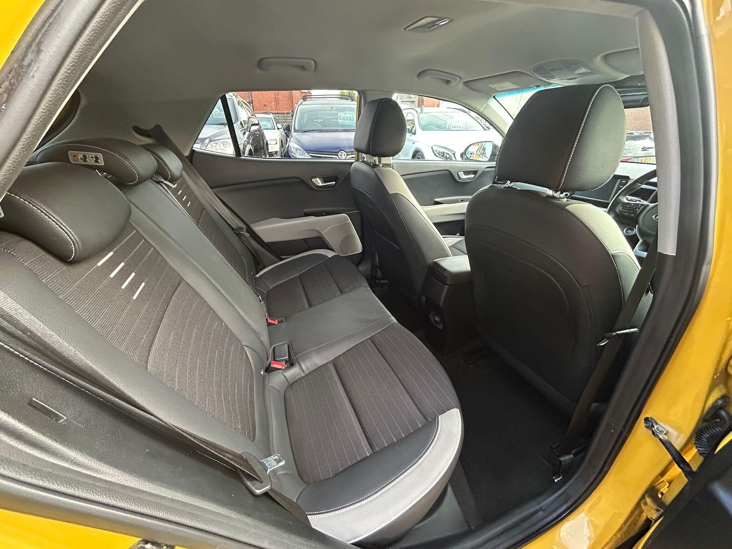 Used Kia Stonic 2017 for sale - 76965523: Photo 26