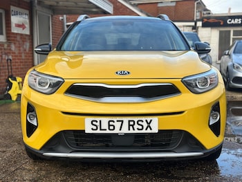 Used Kia Stonic 2017 for sale - 76965523: Photo