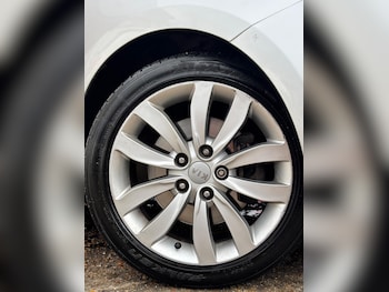 Used Kia Carens 2014 for sale - 79577206: Photo