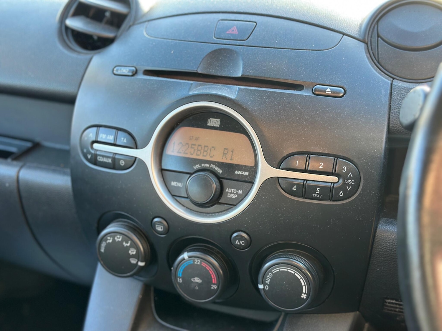 Used Mazda Mazda2 2009 for sale - 77396183: Photo 11