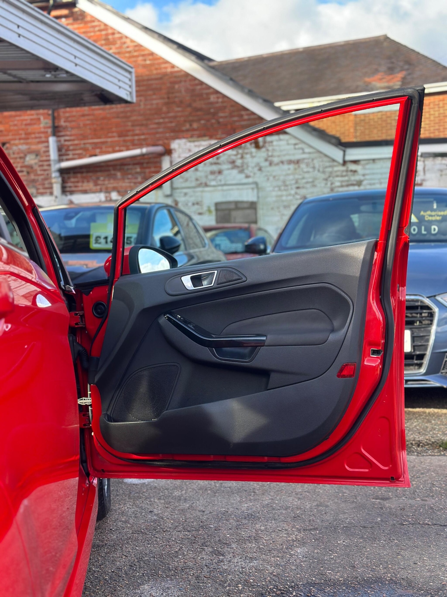 Used Ford Fiesta 2014 for sale - 77882571: Photo 22