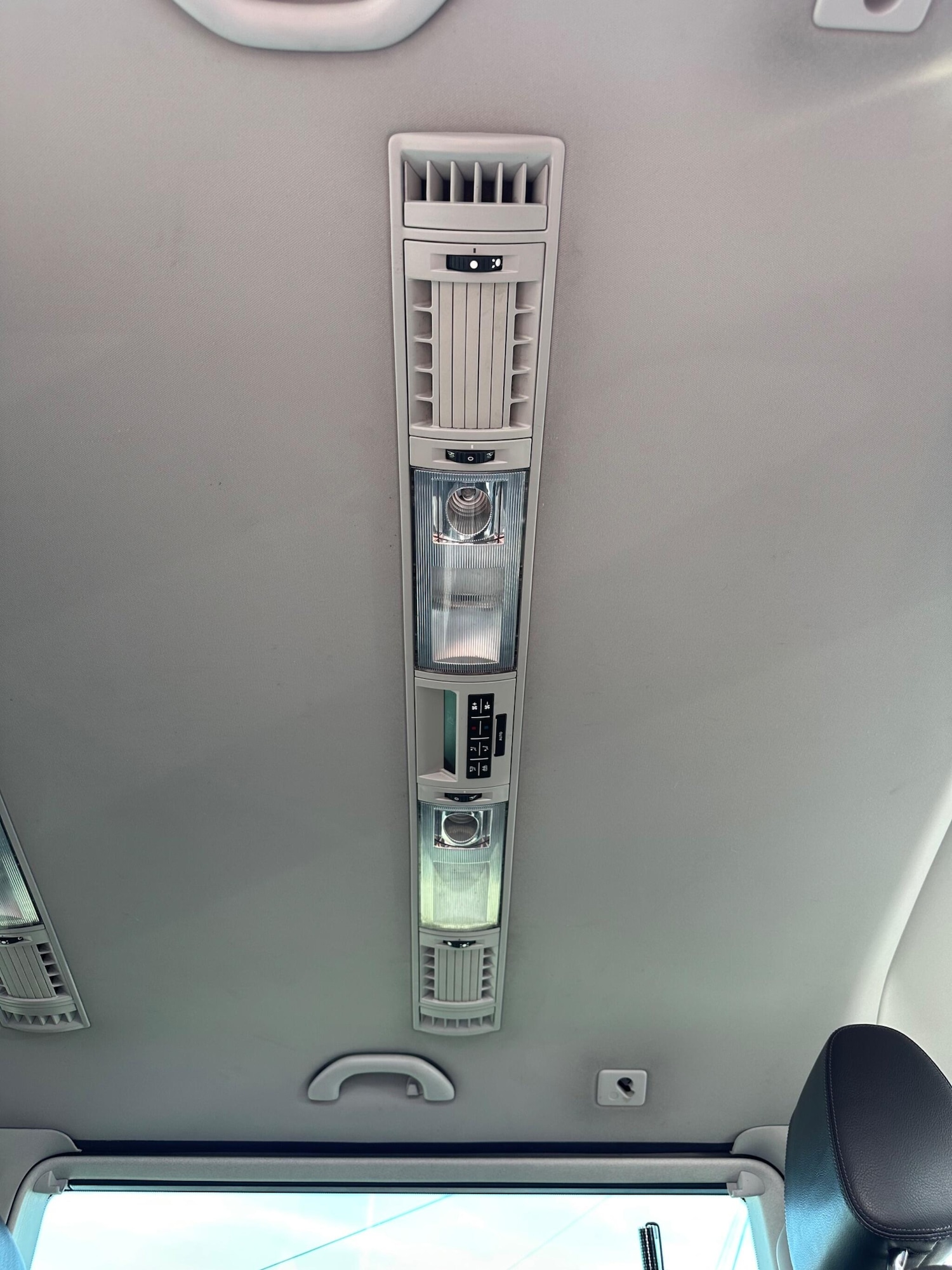 Used Volkswagen Caravelle 2014 for sale - 76945976: Photo 28