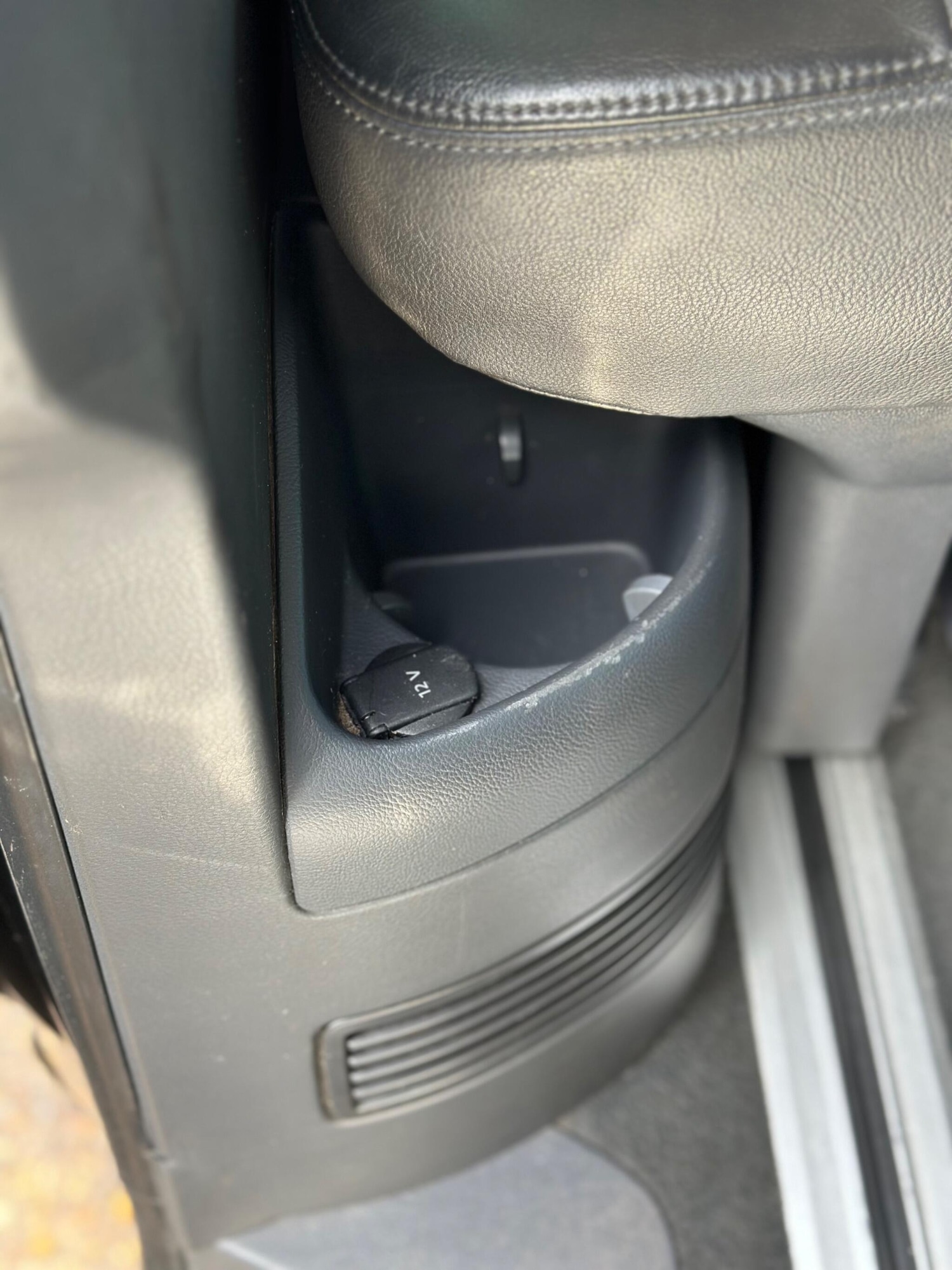 Used Volkswagen Caravelle 2014 for sale - 76945976: Photo 31