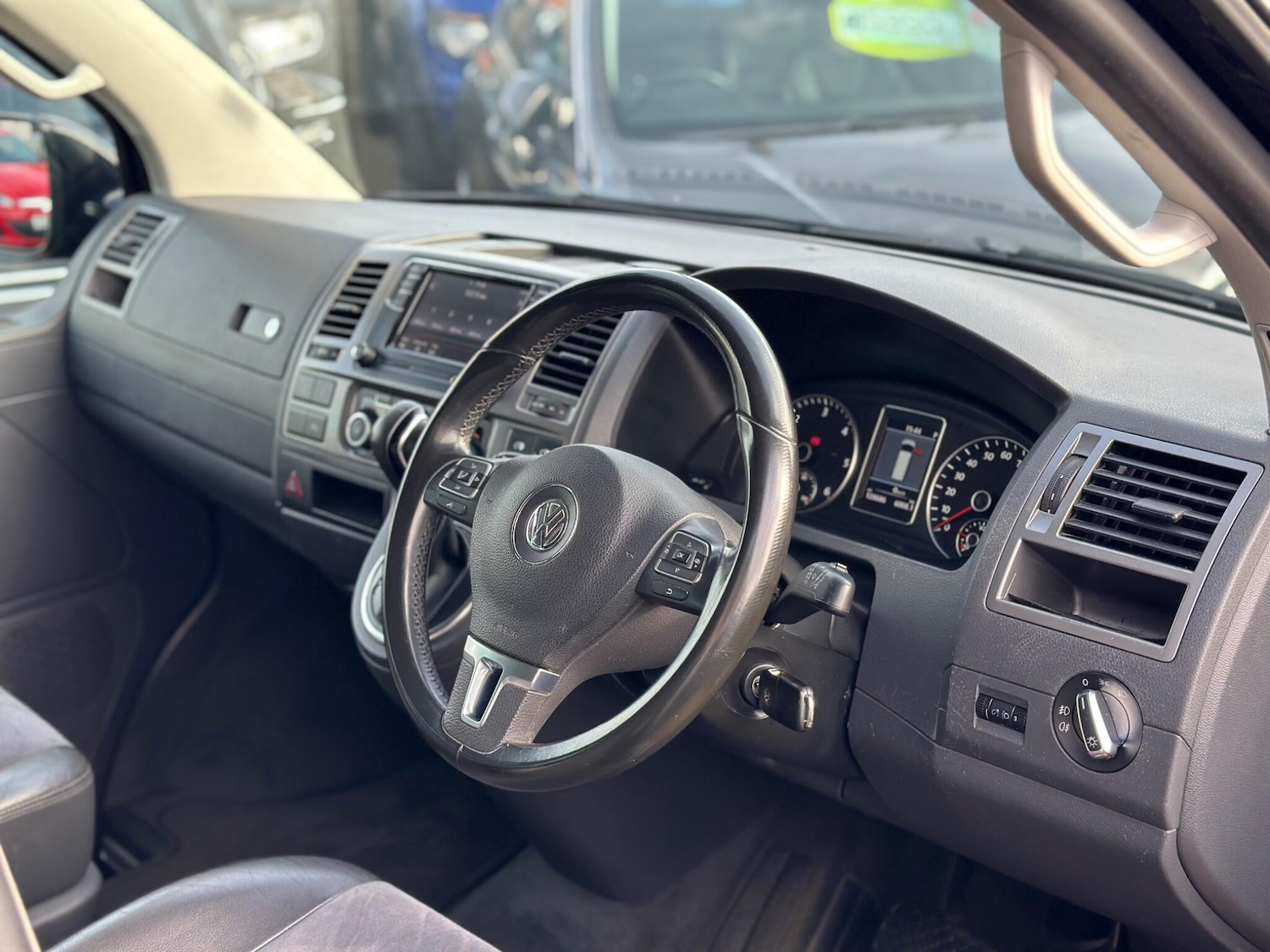 Used Volkswagen Caravelle 2014 for sale - 76945976: Photo 9