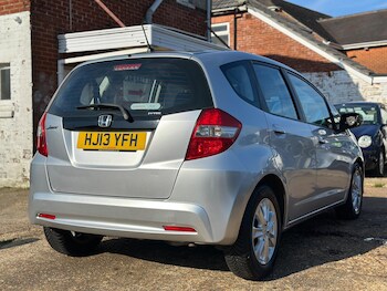 Used Honda Jazz 2013 for sale - 77722530: Photo