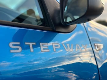 Used Dacia Sandero Stepway 2016 for sale - 76945973: Photo