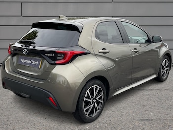 Used Toyota Yaris 2024 for sale - 76327802: Photo