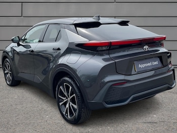 Used Toyota C-HR 2024 for sale - 76434204: Photo