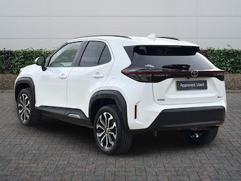 Used Toyota Yaris 2024 for sale - 77971439: Photo