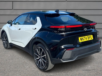 Used Toyota C-HR 2024 for sale - 76111656: Photo 4