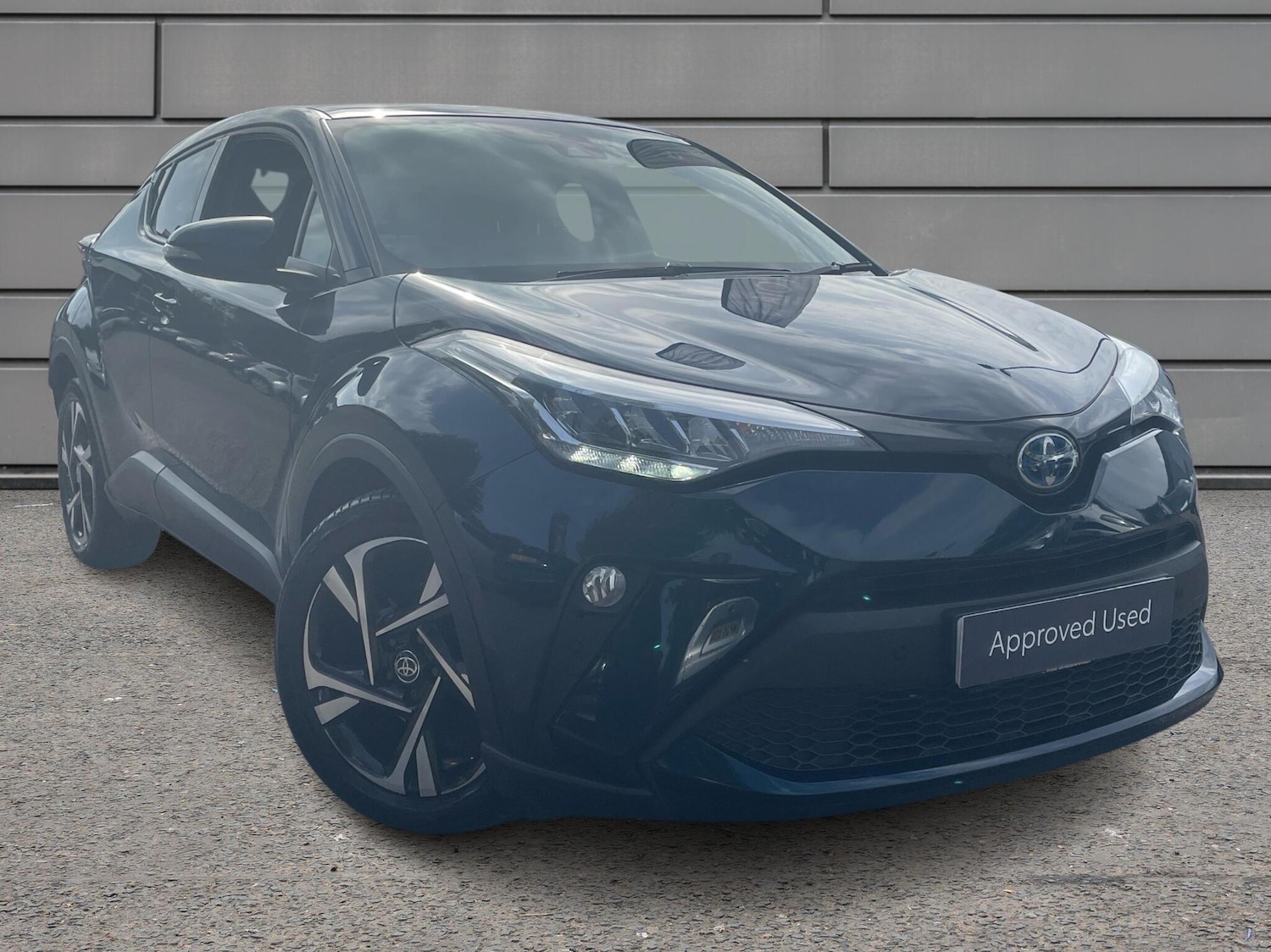 Used Toyota C-HR 2023 for sale - 76110682: Photo 1