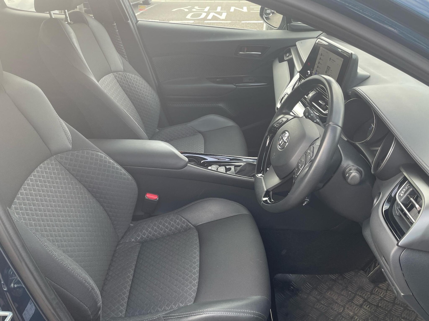 Used Toyota C-HR 2023 for sale - 76110682: Photo 11