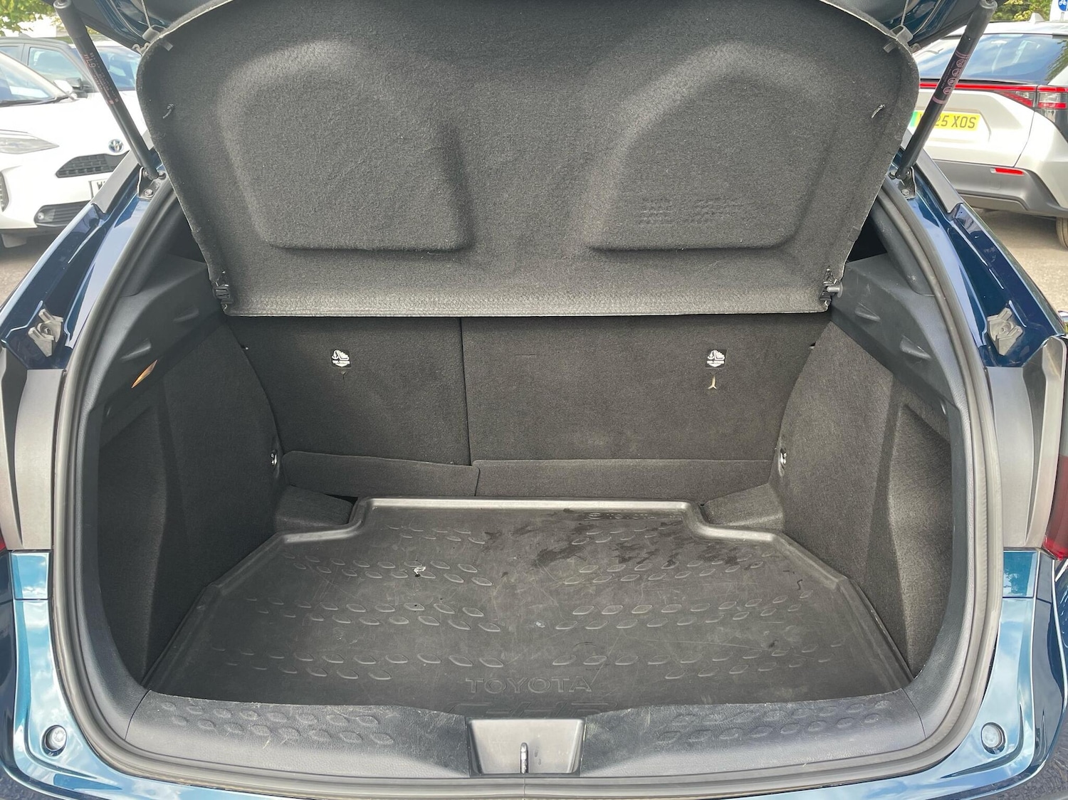 Used Toyota C-HR 2023 for sale - 76110682: Photo 14