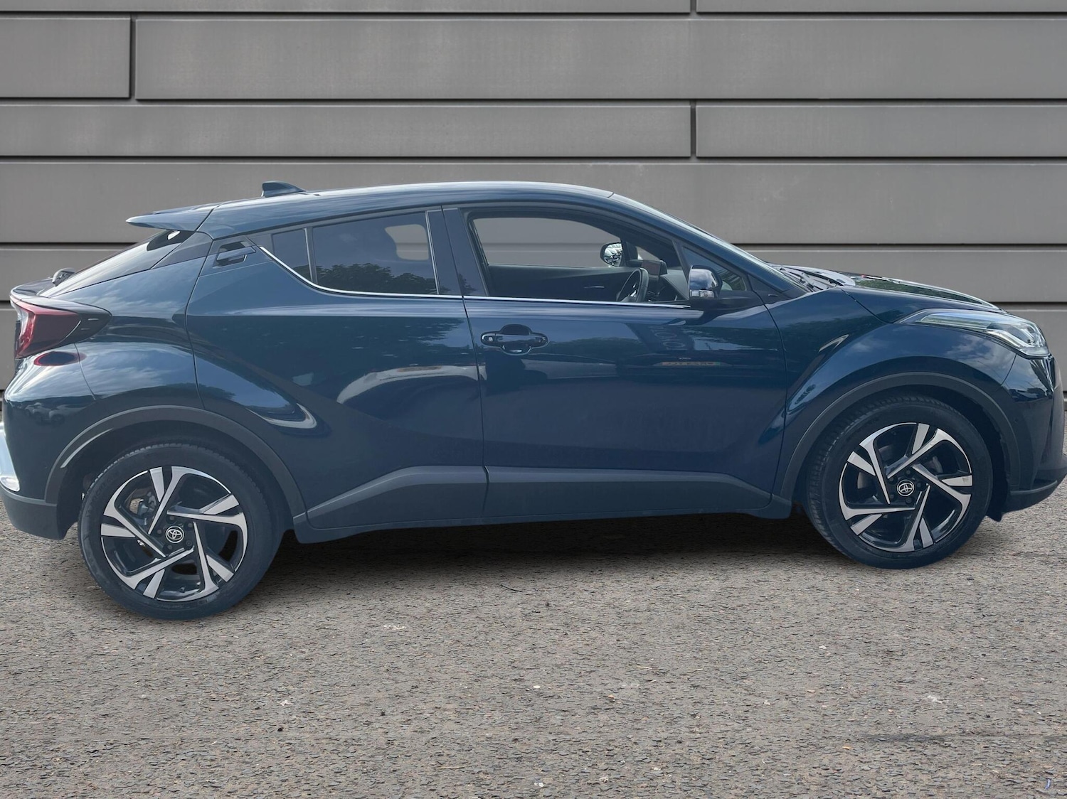 Used Toyota C-HR 2023 for sale - 76110682: Photo 16