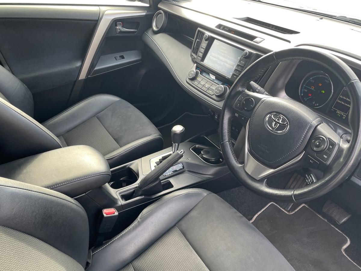 Used Toyota RAV4 2018 for sale - 77647555: Photo 12