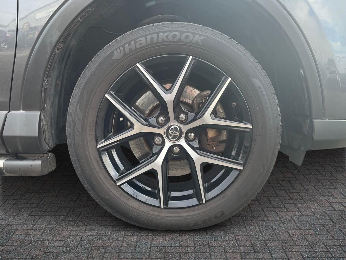 Used Toyota RAV4 2018 for sale - 77647555: Photo 6