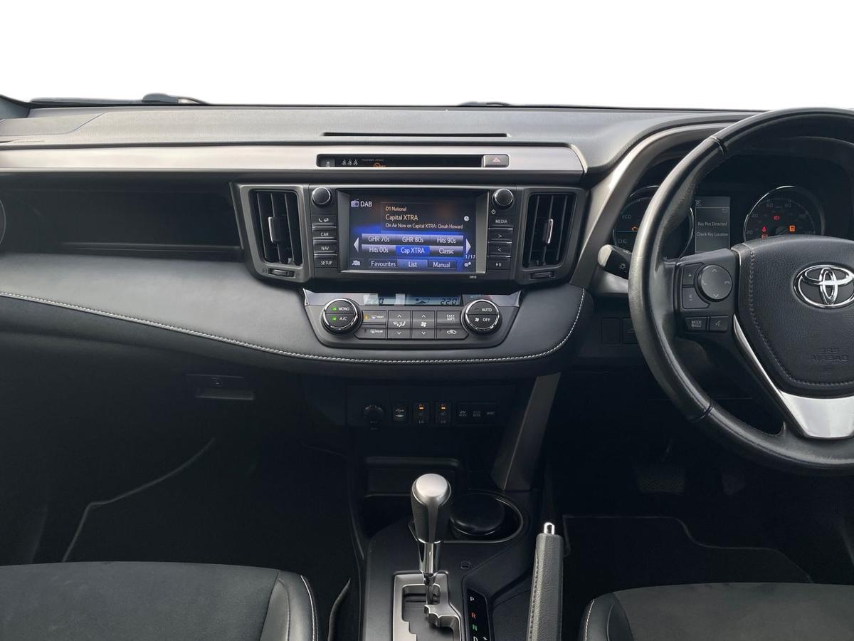 Used Toyota RAV4 2018 for sale - 77647555: Photo 8