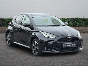 Used Toyota Yaris 2024 for sale - 79699690: Photo