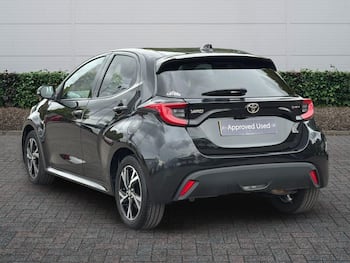 Used Toyota Yaris 2024 for sale - 79699690: Photo