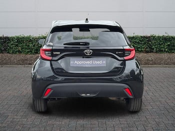 Used Toyota Yaris 2024 for sale - 79699690: Photo