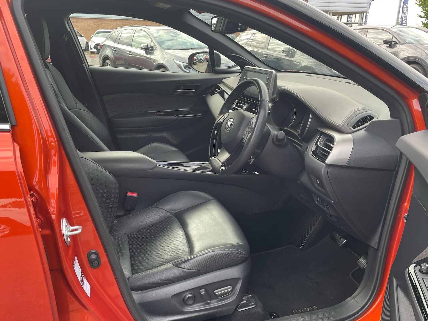 Used Toyota C-HR 2021 for sale - 76111165: Photo 11